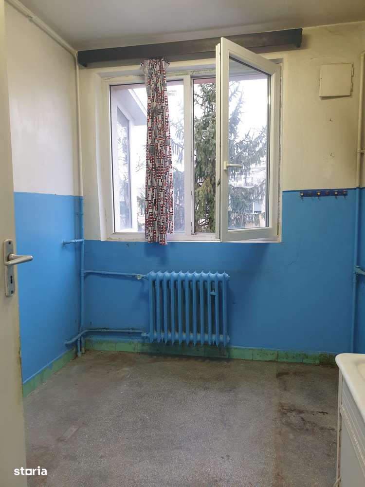 Titan Potcoava- parc Brancusi-5