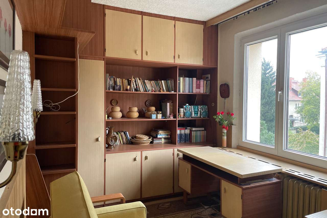 Przy tramwaju, z balkonem, piwnicą i parkingiem-11