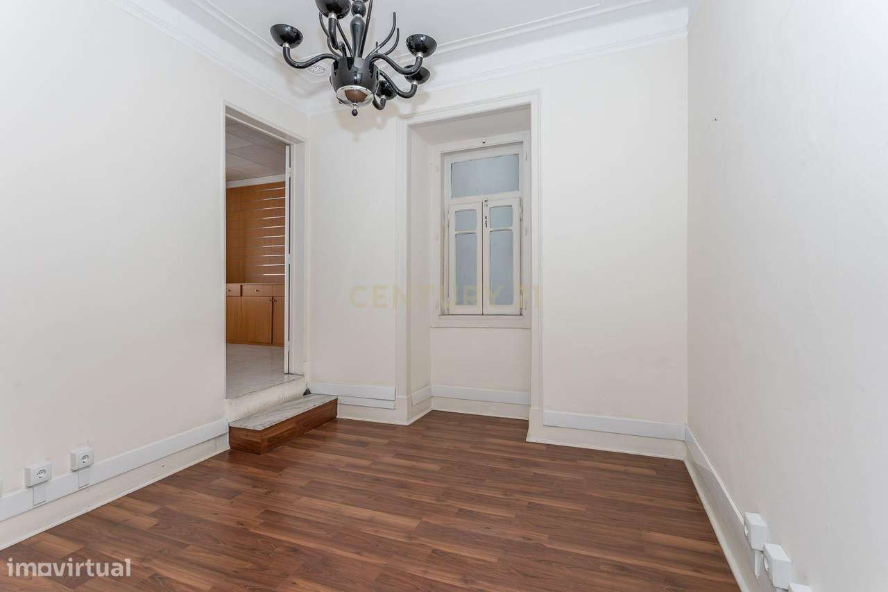 Loja/Escritório com apartamento de 150m2 com acesso a pessoas de mobil - Grande imagem: 5/21