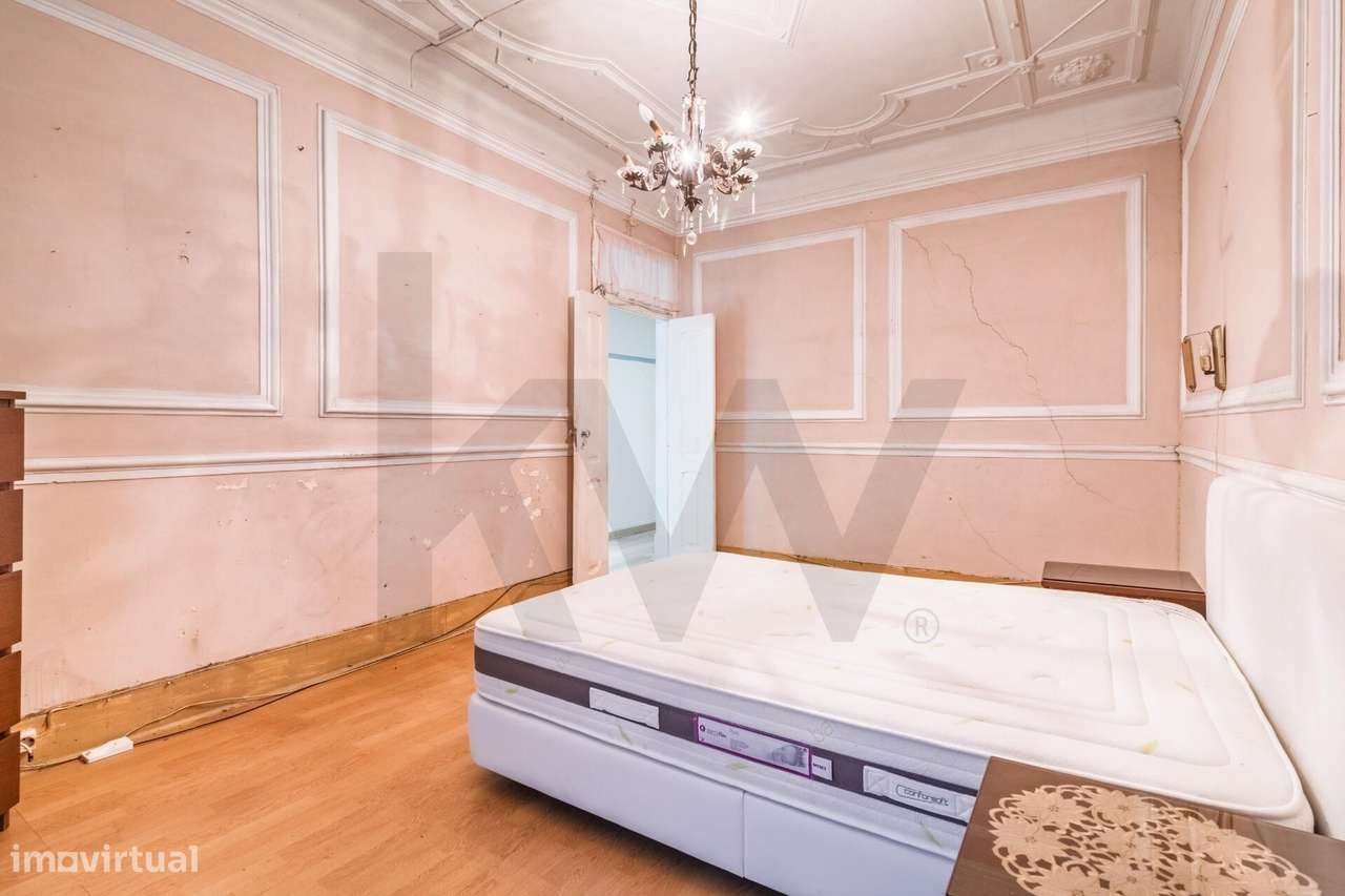 T3 com Logradouro 47m2 | 195m2 | Arroios | Metro | Para Renovar - Grande imagem: 4/24