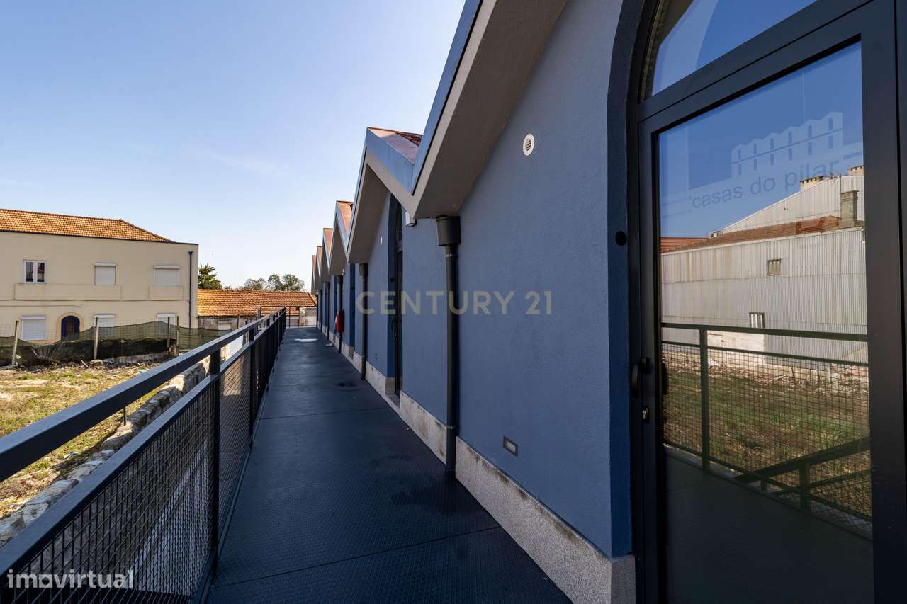 Conjunto de 12 casas reabilitadas e terreno com projeto aprovado para - Grande imagem: 3/38