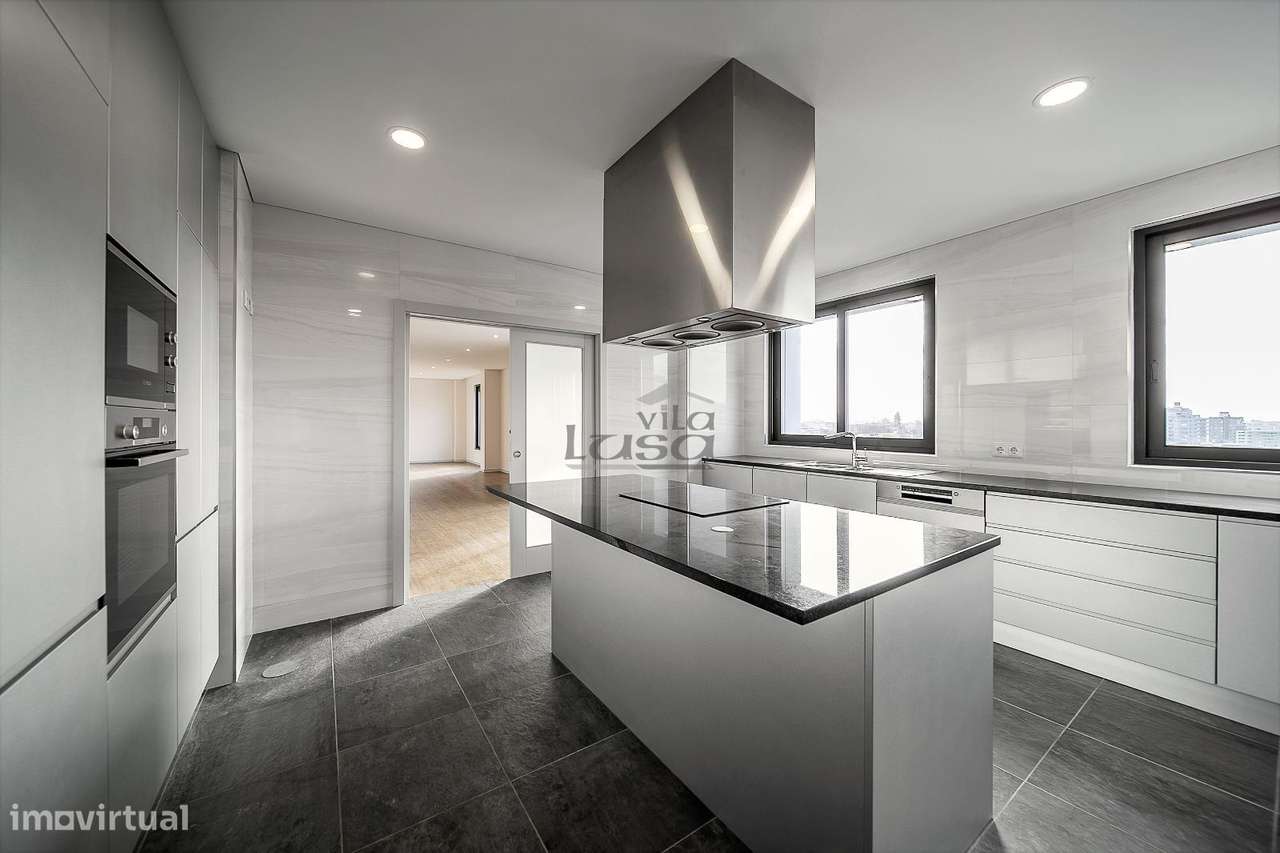 T4 de cobertura com amplo terraço na Avenida da Boavista - Grande imagem: 4/30