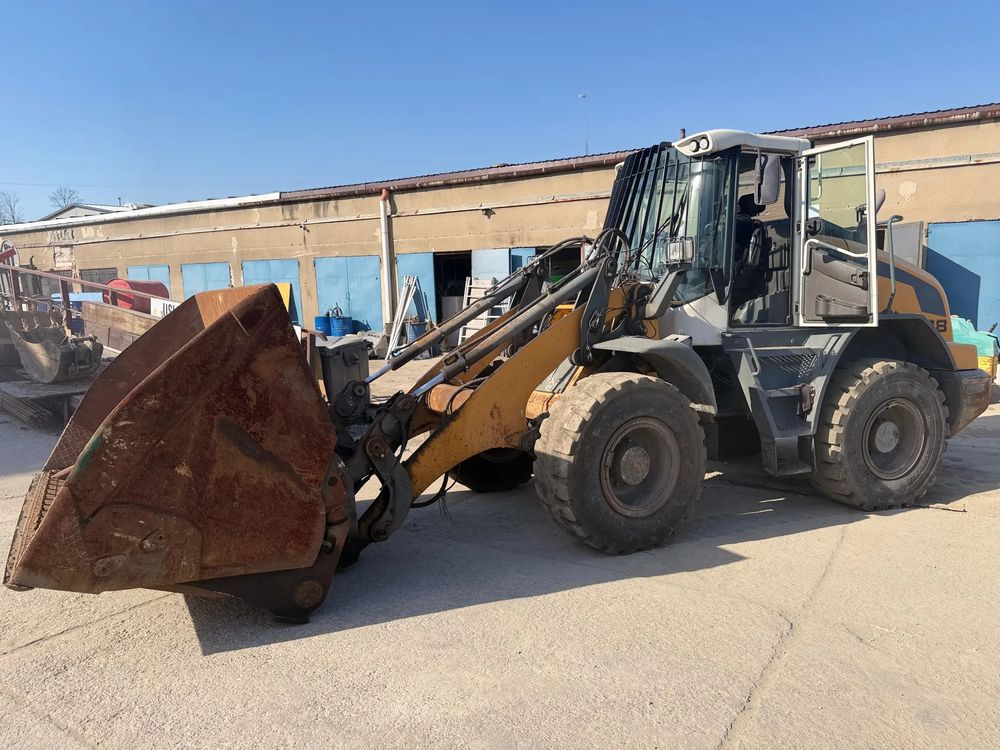Liebherr L528 2015