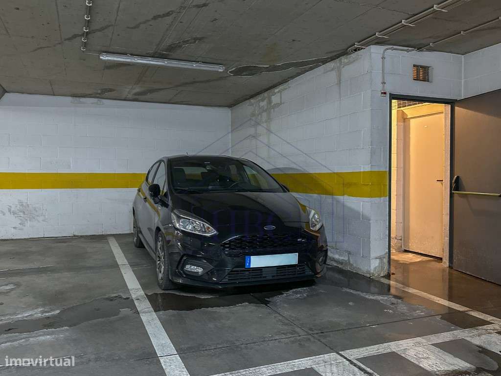 Vende-se Apartamento T1 no centro de Lisboa com arrecadação e garagem-22