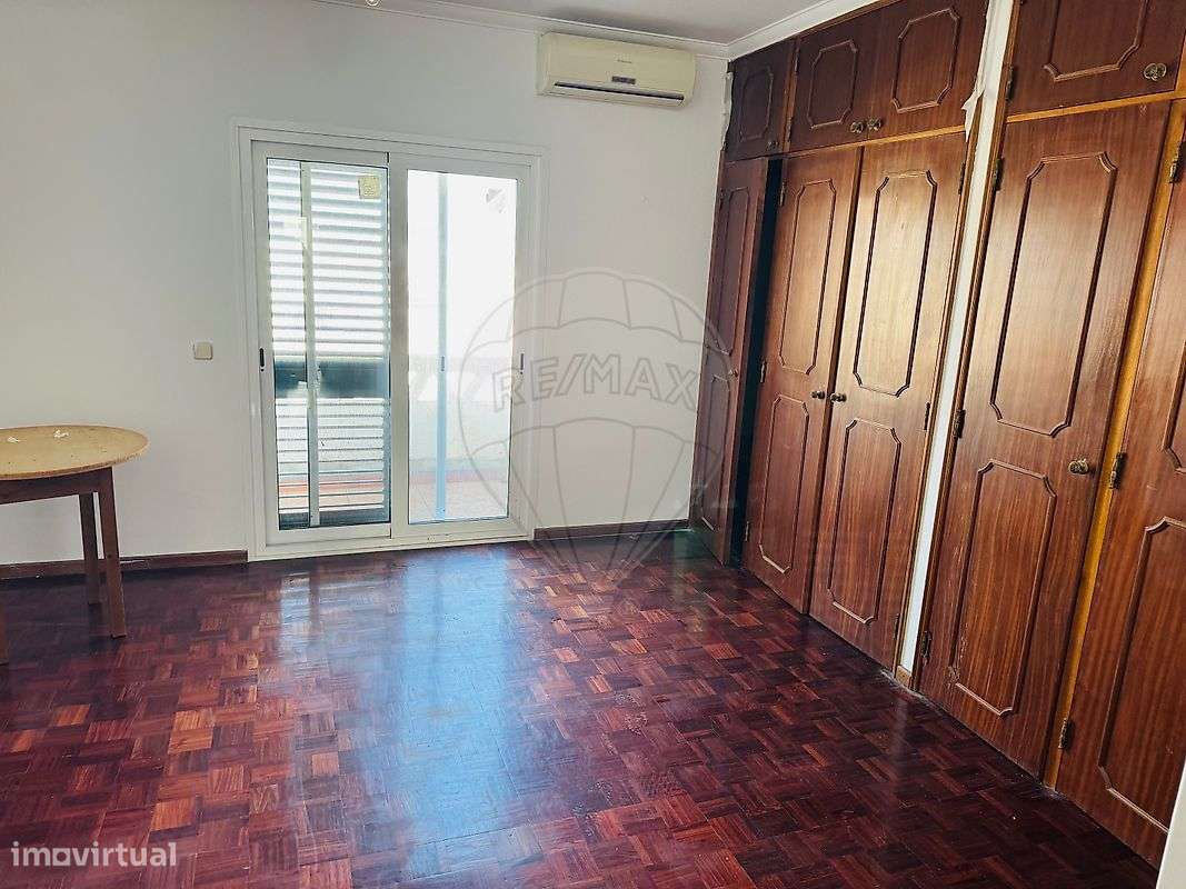 Moradia T4 para venda-5