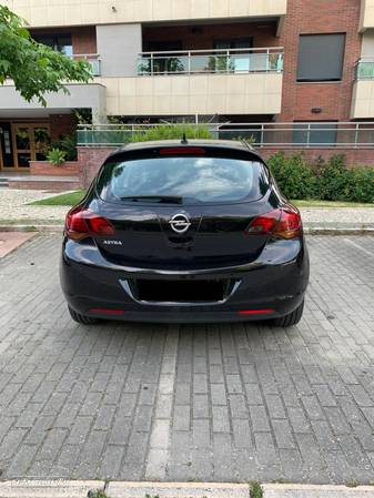 Opel Astra 1.4 Cosmo - 2