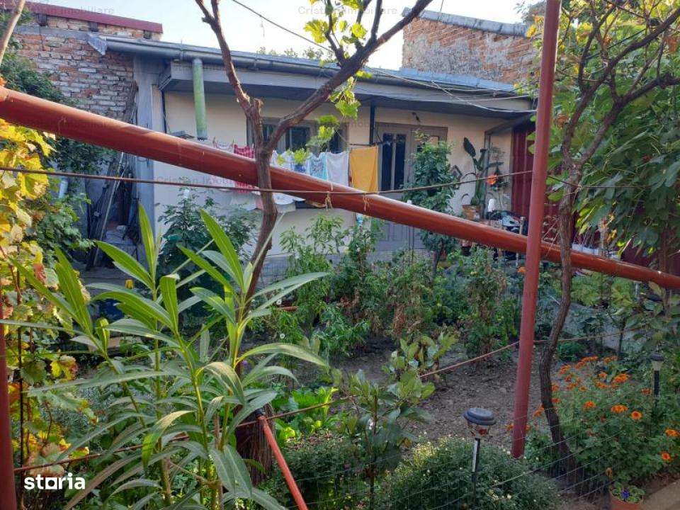 Vila P+1 299mp Construita din caramida, anul 2000, teren 300mp - Imagine principală: 5/12