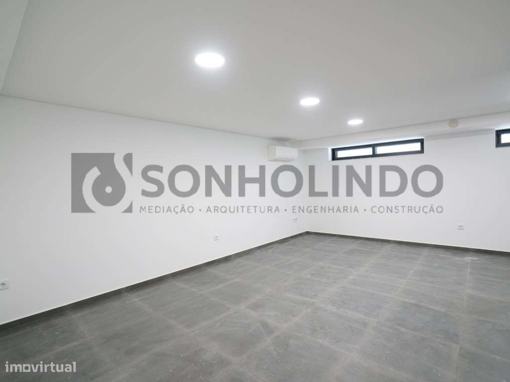 Moradia T3 Nova com escritório, no centro da cidade em fase final d...-10