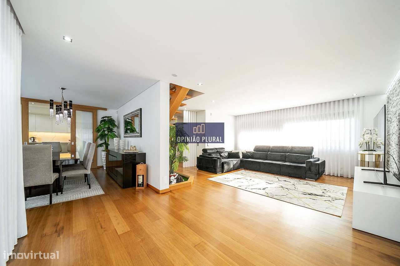 Moradia T4 de Luxo com Piscina  Arcozelo Vila Nova de Gaia-4