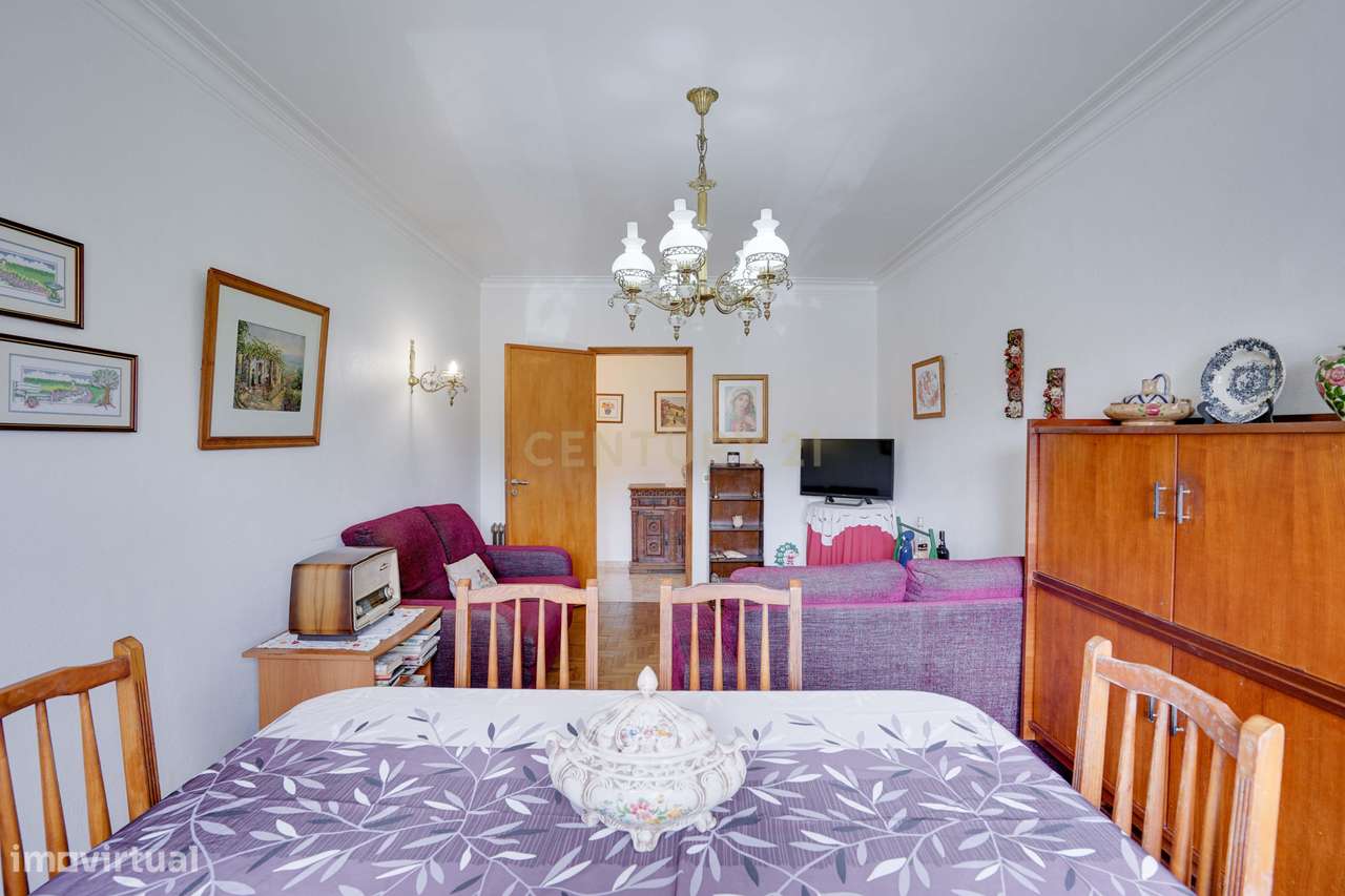 Já imaginou viver numa aldeia? E a poucos minutos de Cascais.-25