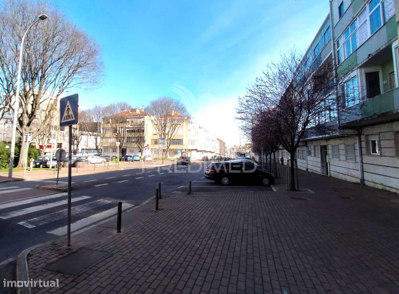 APARTAMENTO T2 | DAMAIA DE CIMA | ÁGUAS LIVRES - Grande imagem: 2/31