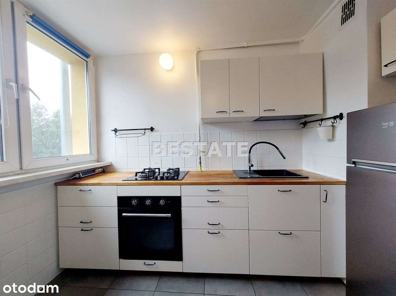 3pokoje,oddzielna kuchnia,balkon,piwnica,Legnicka-0