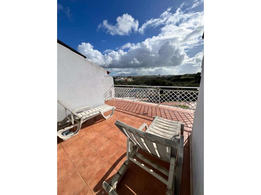 Apartamento Duplex T3+1 em Condomínio Fechado com piscina.-18