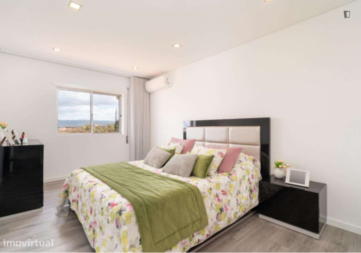Quarto - localizado em Coimbra - Grande imagem: 2/10