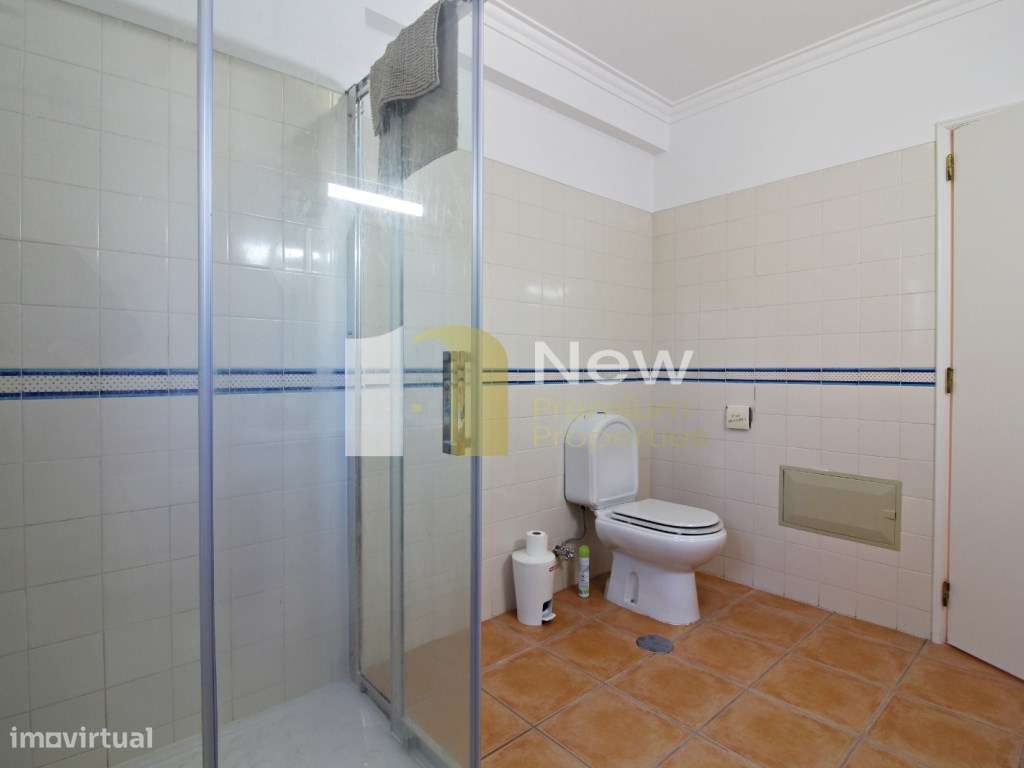 Moradia isolada com 600m2 de terreno com fantástica piscina-9