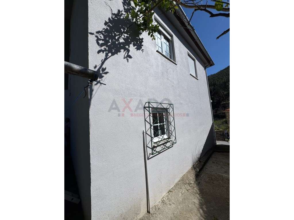 Moradia com Negócio Incluído na Serra da Estrela - Oportunidade Úni...-17