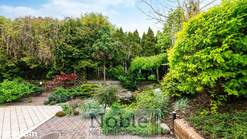 Uroczy dom szeregowy z ogrodem-16