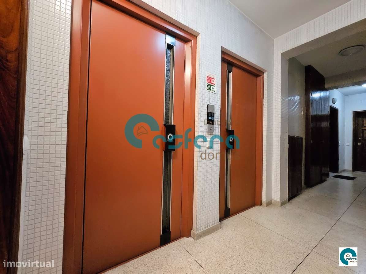 Apartamento T2+1 com Varandas e Garagem em Santa Marinha, Gaia, Porto-17