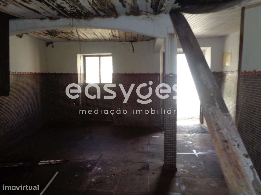 Moradia de 2 pisos para recuperar, em Reveles, Montemor-o-Velho - Grande imagem: 5/10