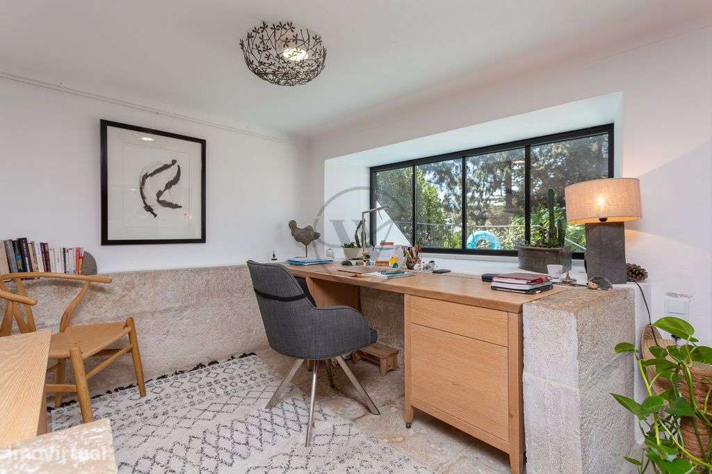 Moradia T5 com jardim e piscina no coração histórico de Azeitão-13