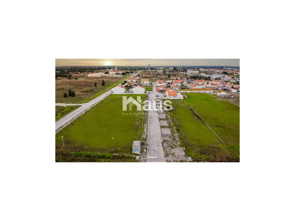 Lote para construção de moradia em banda - Grande imagem: 5/32