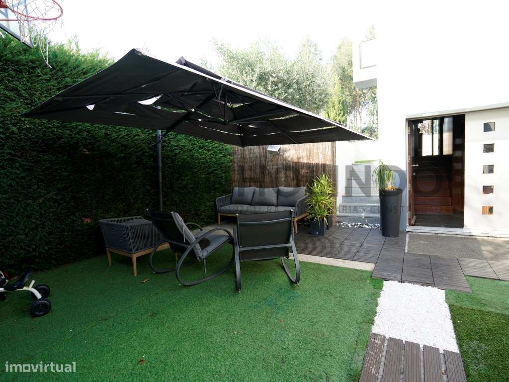 Moradia T4 com piscina de 3 frentes com excelentes áreas, tanto a n...-24