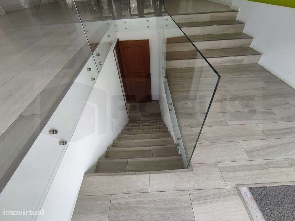 Loja para arrendamento Aradas - Grande imagem: 2/22