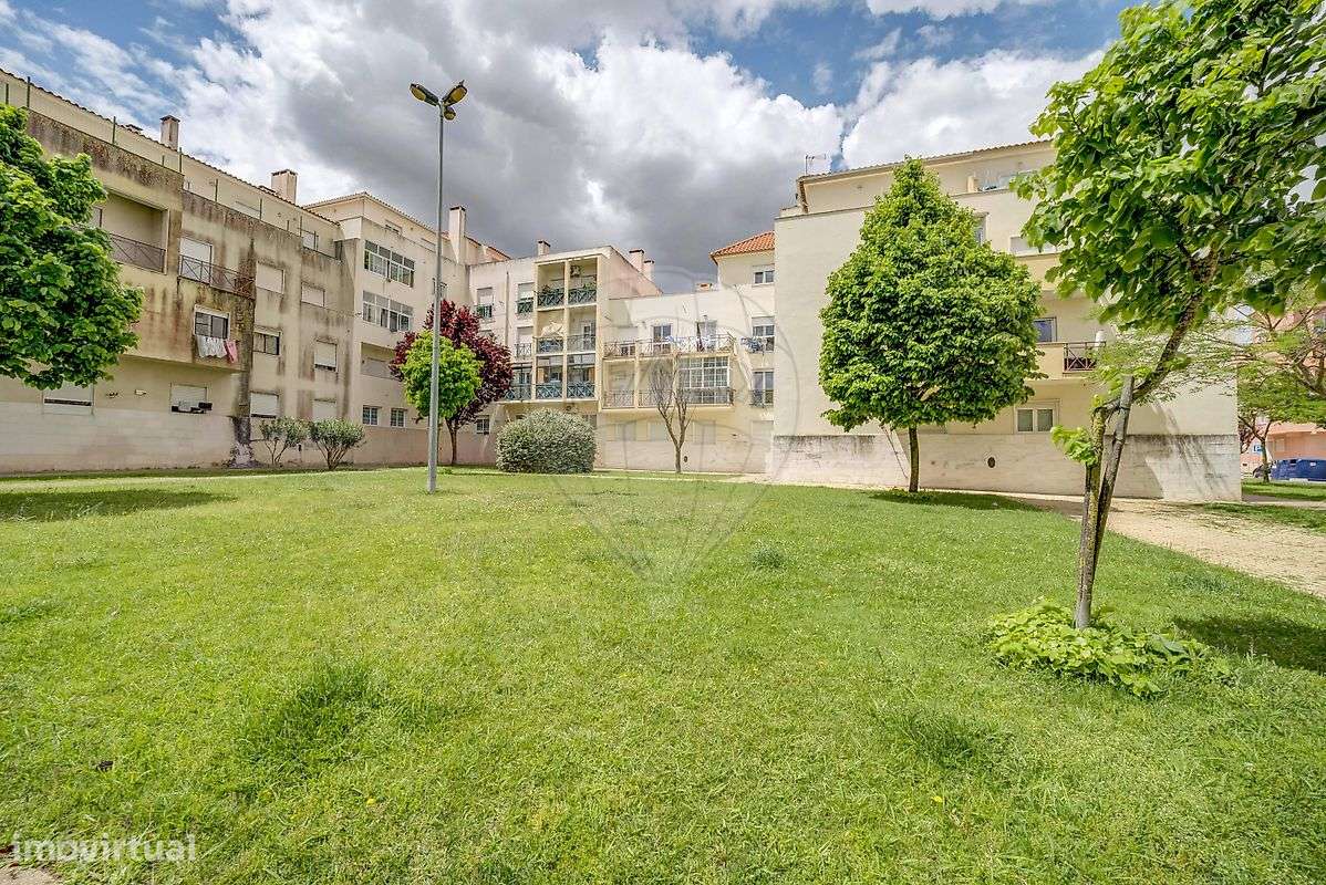 Apartamento T3 em Quinta do Conde-26