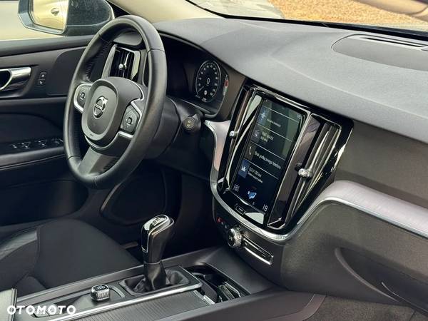 Volvo V60 D4 Drive-E Momentum - 33