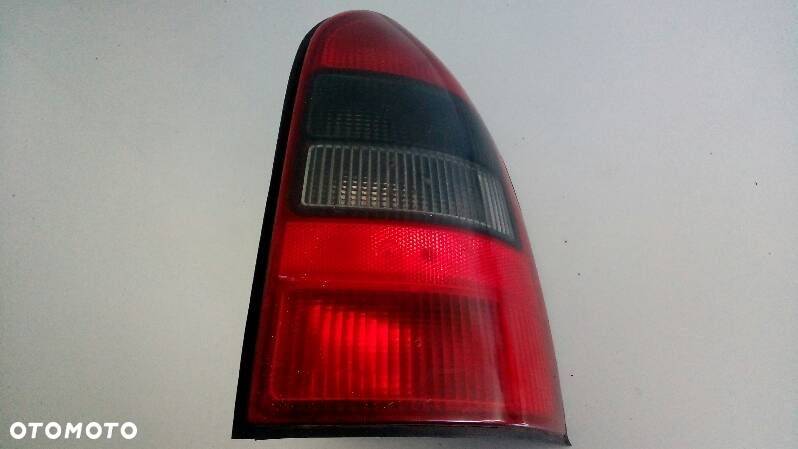 Lampa prawa  Opel Vectra B kombi - 5