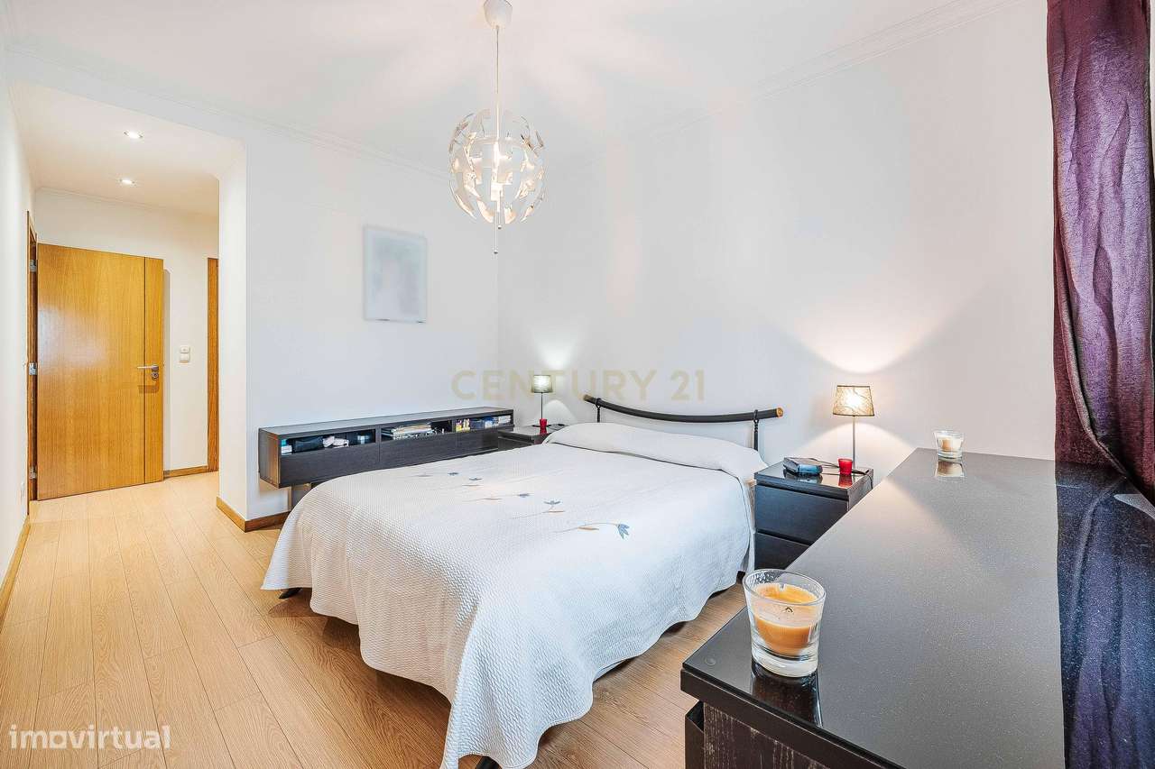 T2 em Caneças com Terraço,  logradouro  e 2 Parqueamentos-13