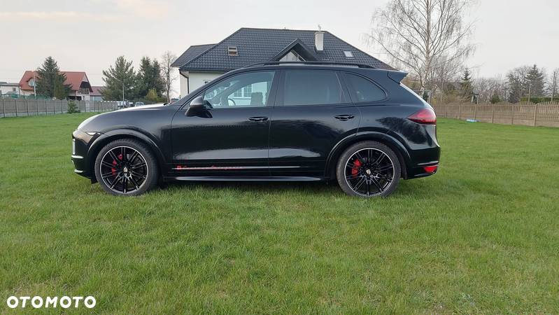 Porsche Cayenne GTS - 21