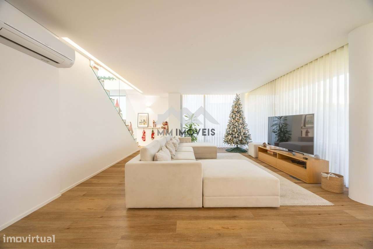 Moradia T3+1 | Vila Chã | 2024 | Luxo | 4 Frentes | Jardim | 2 Pisos | - Grande imagem: 5/60