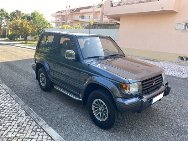 Mitsubishi Pajero 2.5 TDi GLS - 10