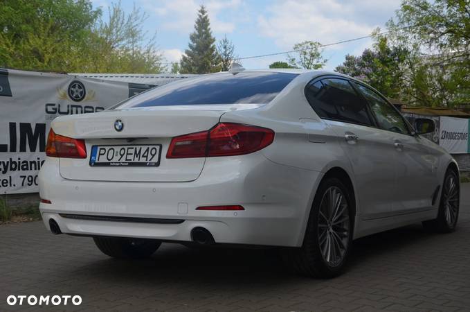 BMW Seria 5 520d xDrive Sport Line sport - 9