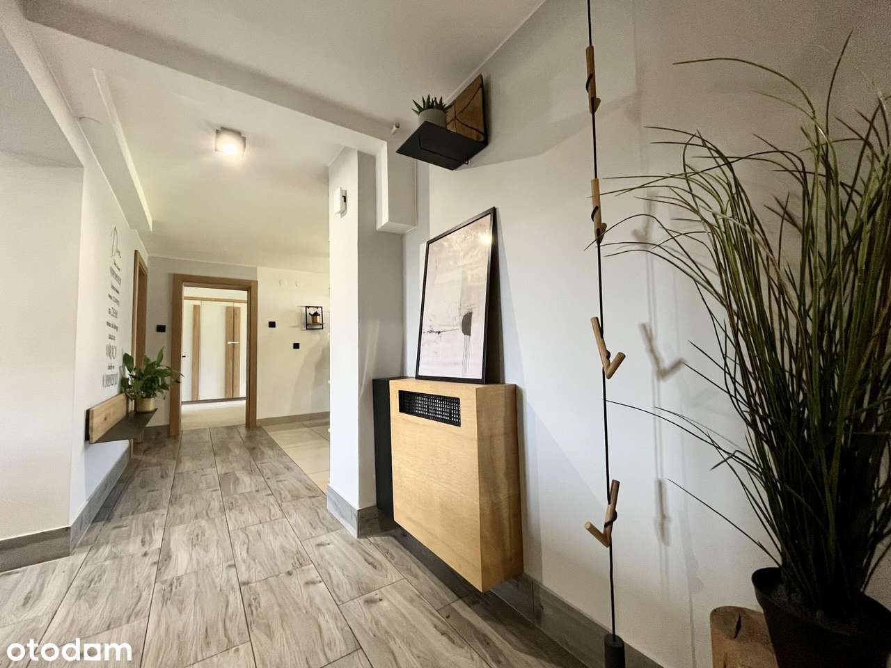 Przestronny dom z dużym ogrodem i możliwościami-8