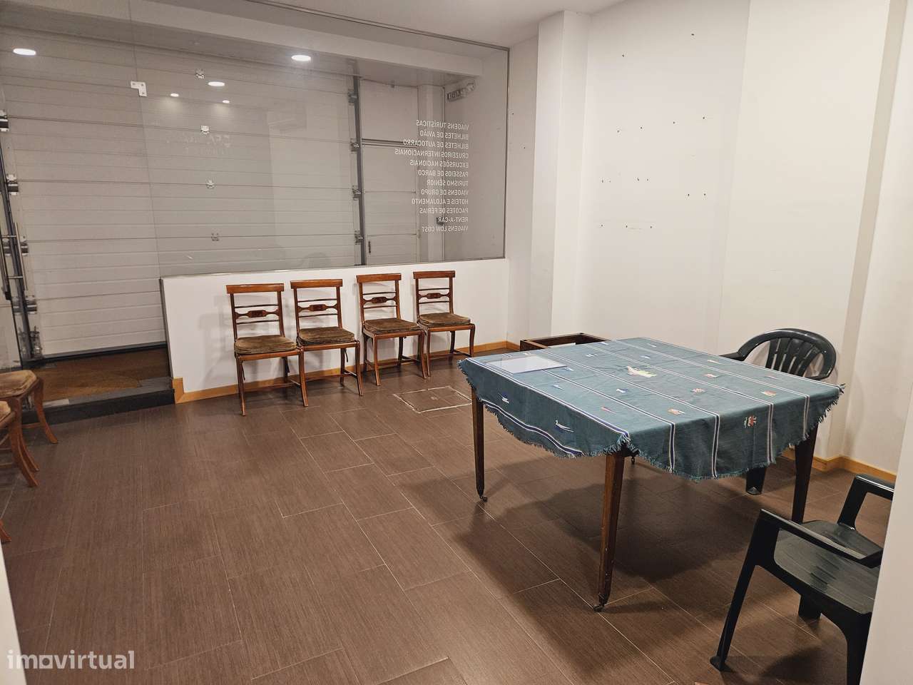 Arrendamento de espaço comercial na Rua do Capitão Pombeiro, 57 - Grande imagem: 2/10