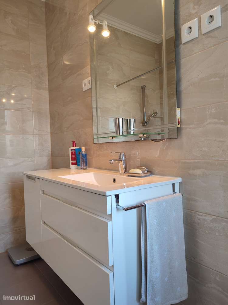 Casa com restaurante, localizada a poucos minutos a pé do mar, Espinho-10