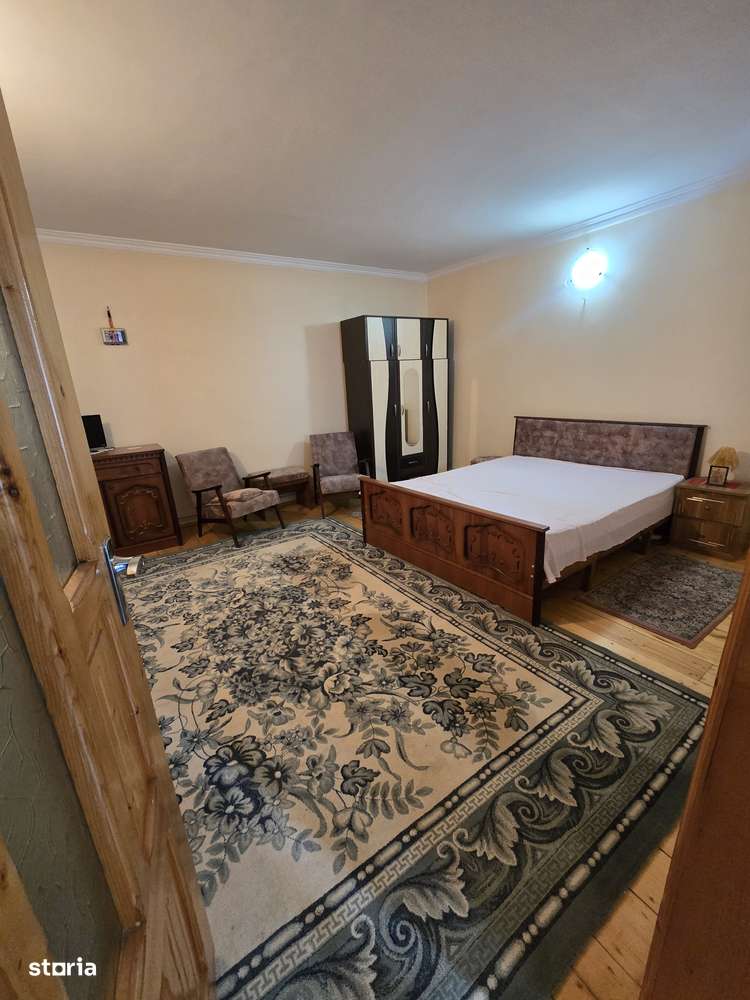 Centru- Apartament 2 camere la curte- Liber-1