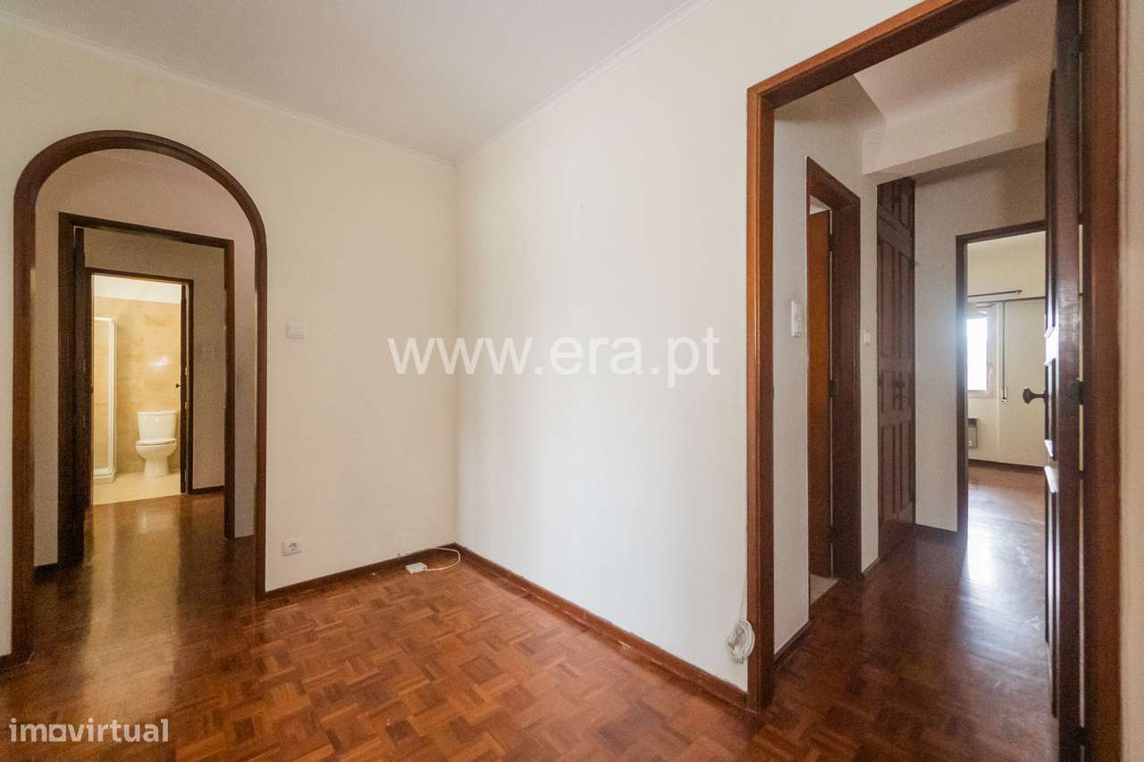 Apartamento T6 - Benfica-25