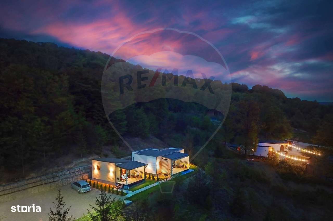 Complex turistic de vânzare în Slănic Moldova-10