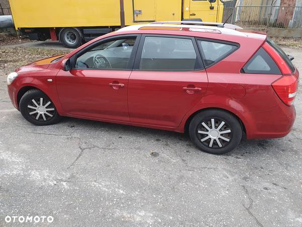 Kia Ceed 1.4 CVVT Attract - 4