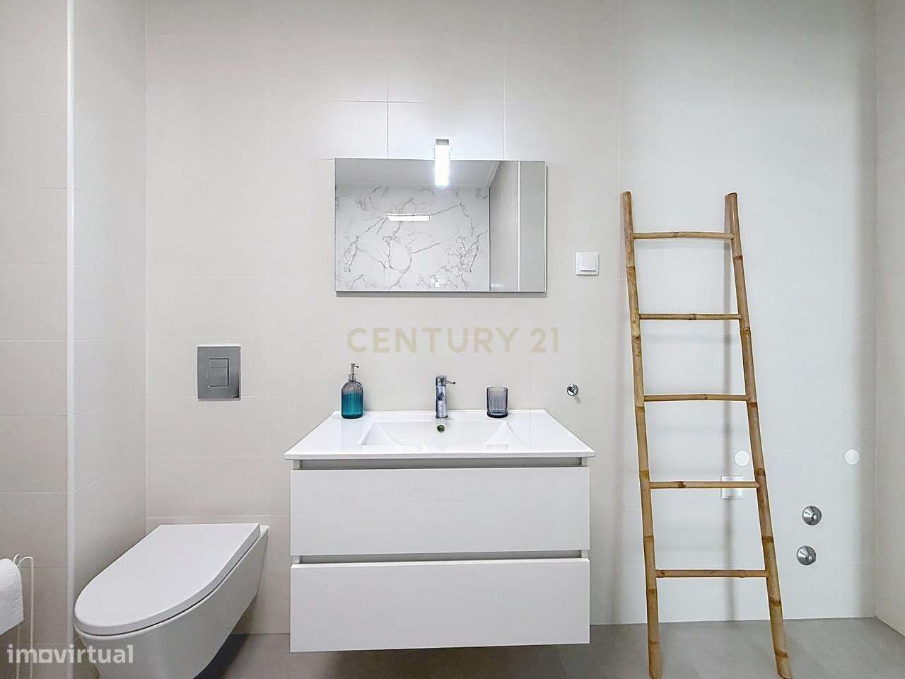 Apartamento T2 em Nazaré, Leiria - Oportunidade Única!-41