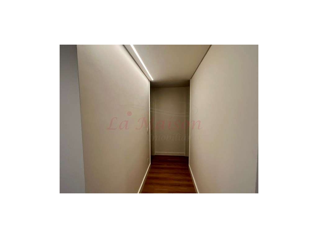 3 Apartamentos T2+1-13