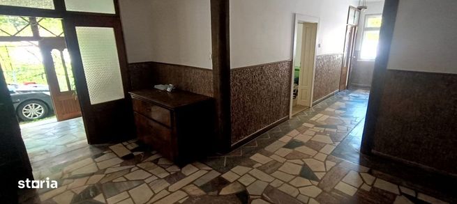 Casa sanatoasa in centrul localitatii Cristian-12