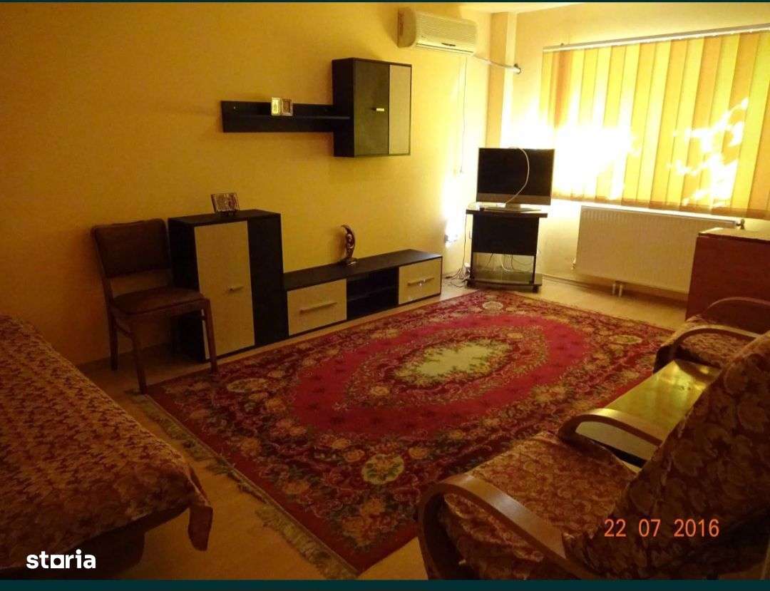 Apartament cu 2 camere de închiriat în zona Tineretului - Imagine principală: 2/5