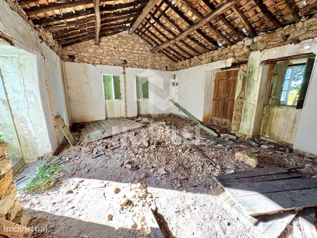 Moradia Isolada para recuperar, junto ao centro de Ansião. - Grande imagem: 4/20