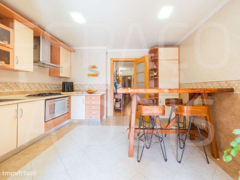 DESLUMBRANTE! Condomínio Privado com porteiro residente, vigilância...-48