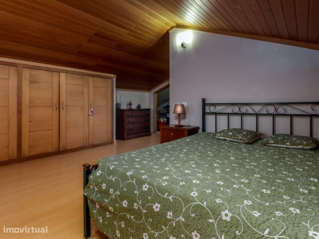 Moradia independente à venda no centro de V.N. Santo André-10