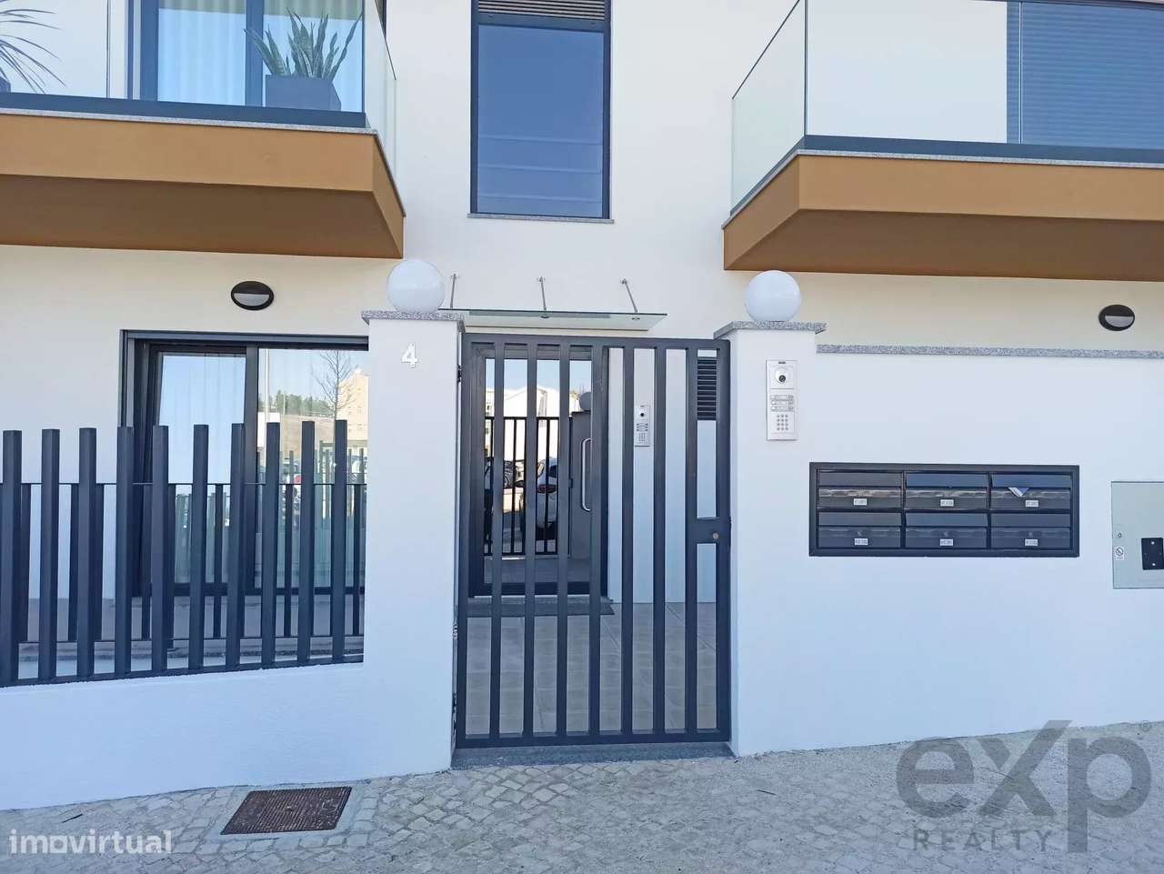 T2 Novo em condomínio fechado com piscina-4